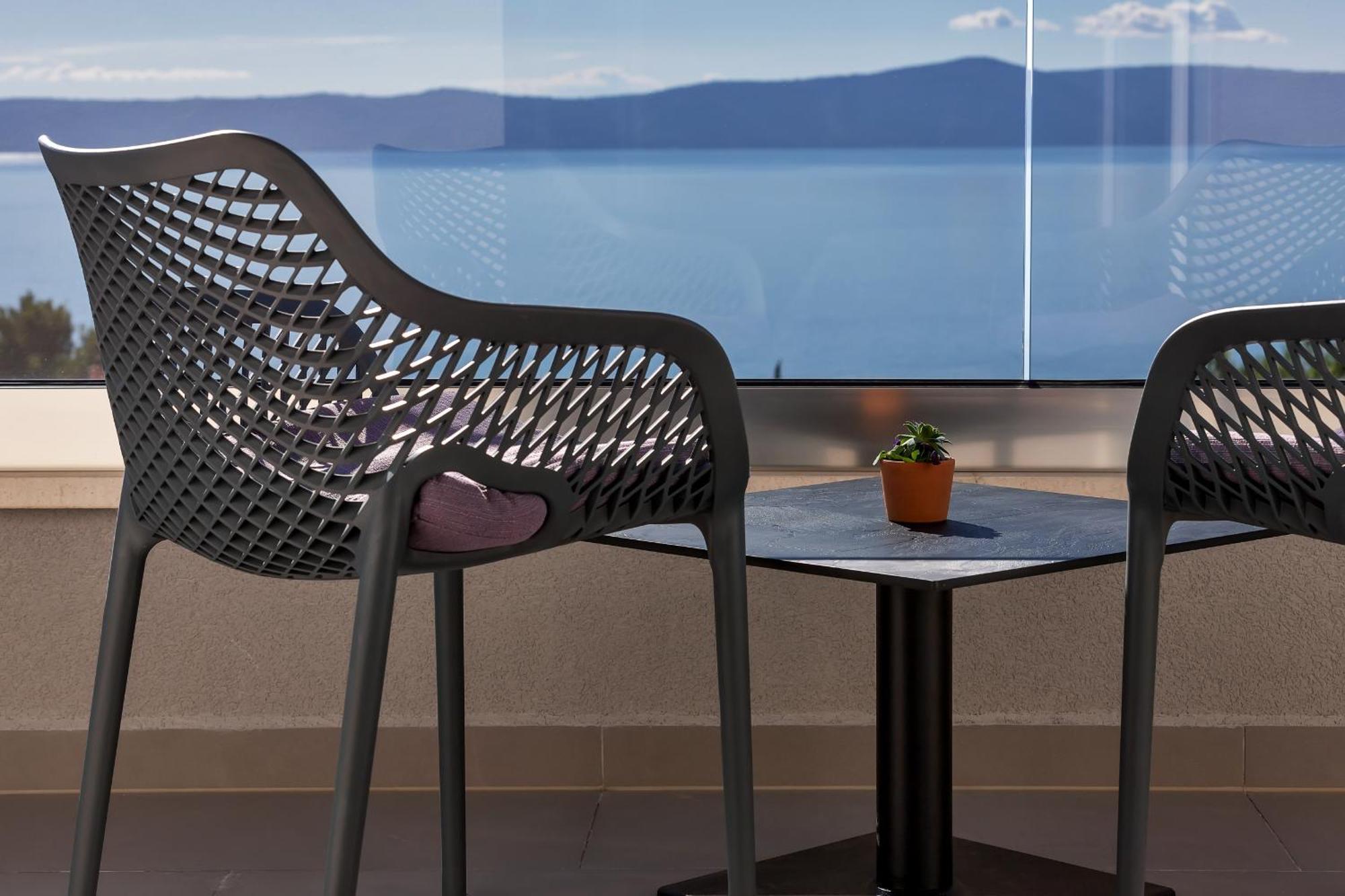 Golden Horizon Retreat Apartment Подгора Екстериор снимка