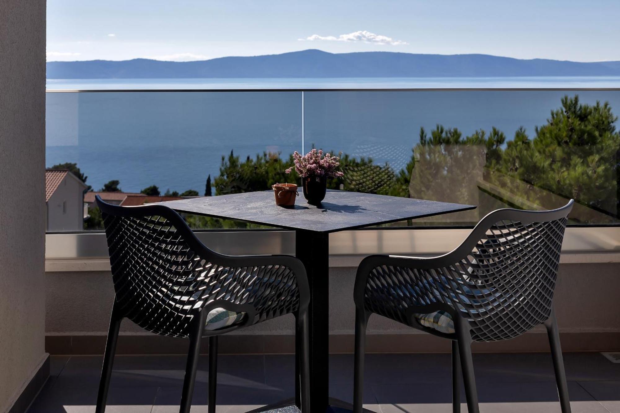 Golden Horizon Retreat Apartment Подгора Екстериор снимка