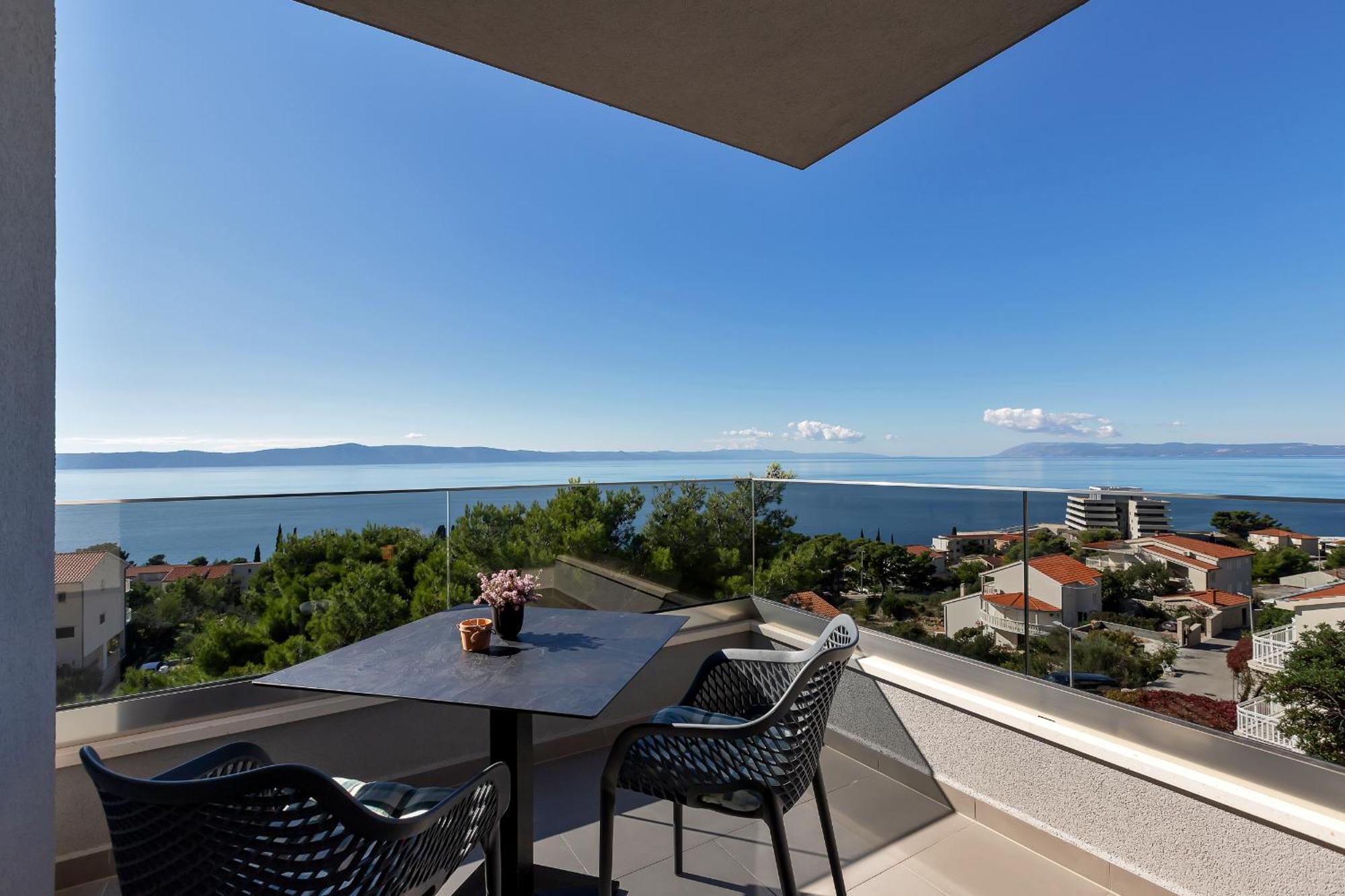 Golden Horizon Retreat Apartment Подгора Екстериор снимка