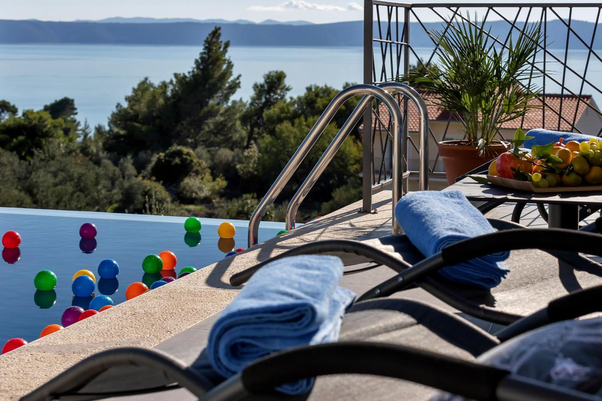 Golden Horizon Retreat Apartment Подгора Екстериор снимка