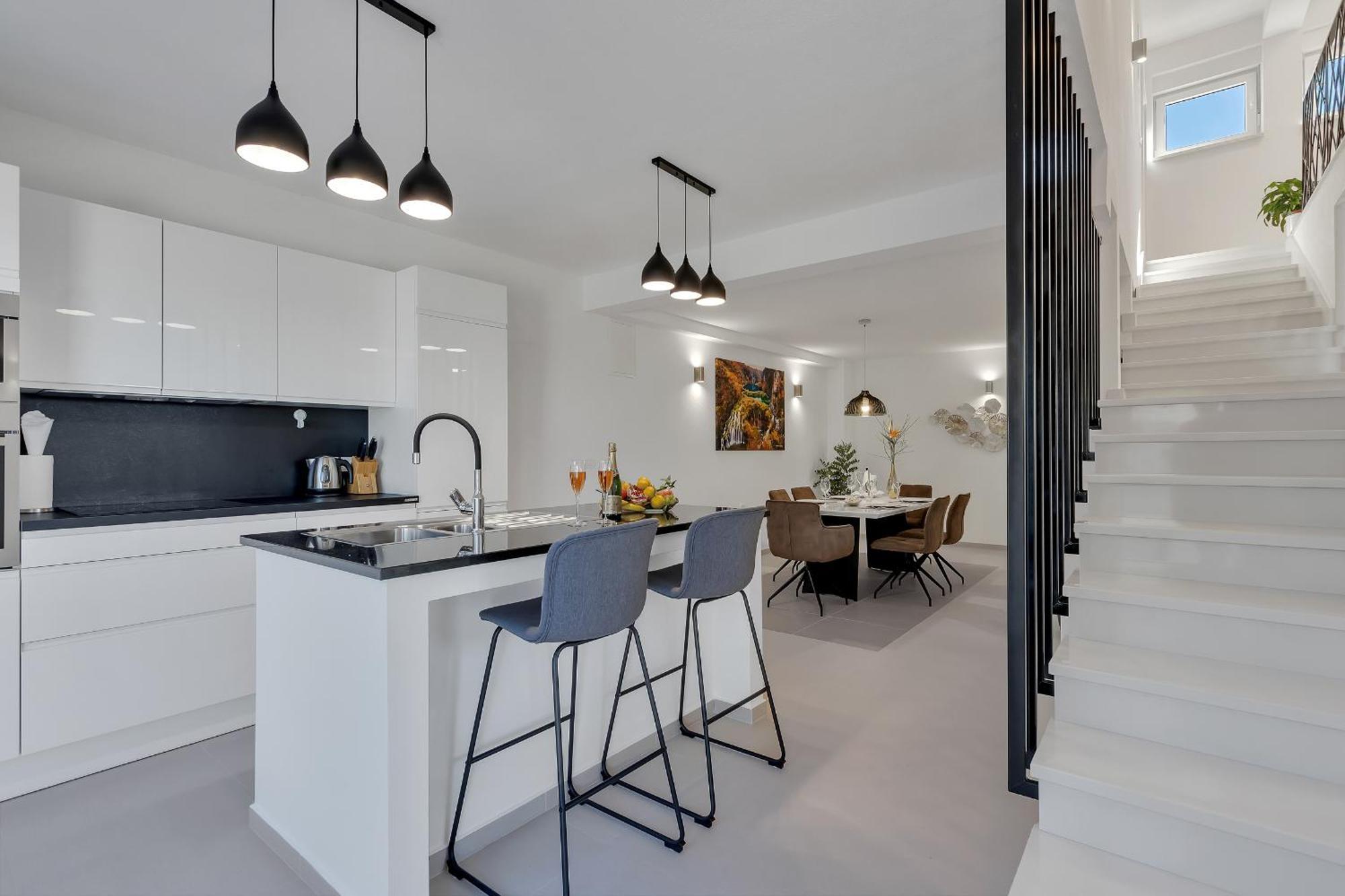 Golden Horizon Retreat Apartment Подгора Екстериор снимка